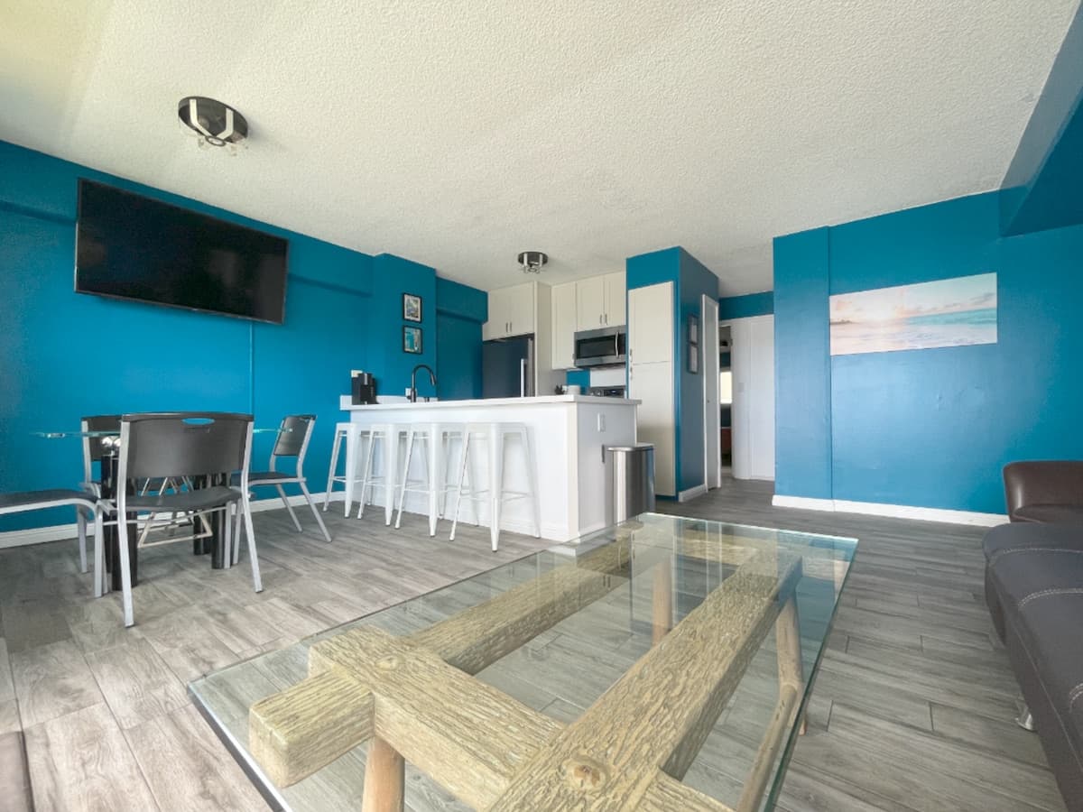 Waikiki Resort Area Condo - Photo 1