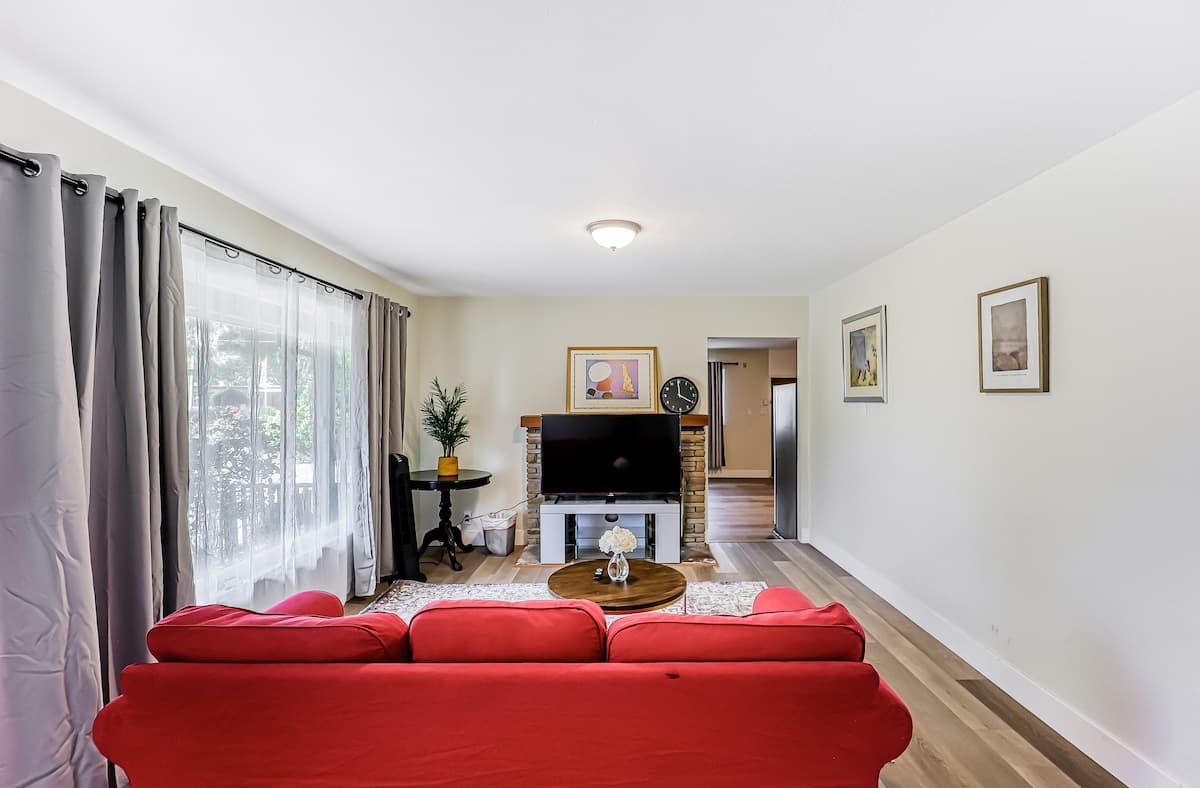 Pet-Friendly Duplex in Heart of Silicon Valley - Photo 1
