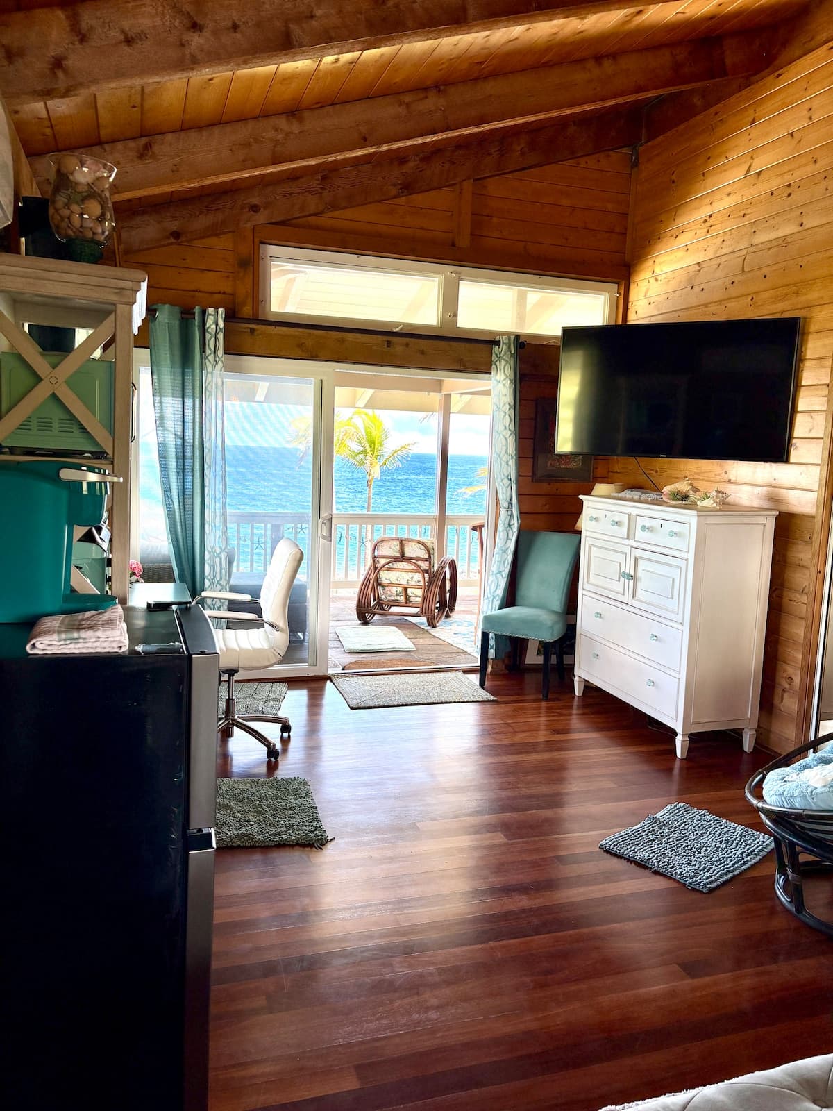 Home in Keaau · ★4.95 · 2 bedrooms · 2 beds · 1 bath - Photo 2