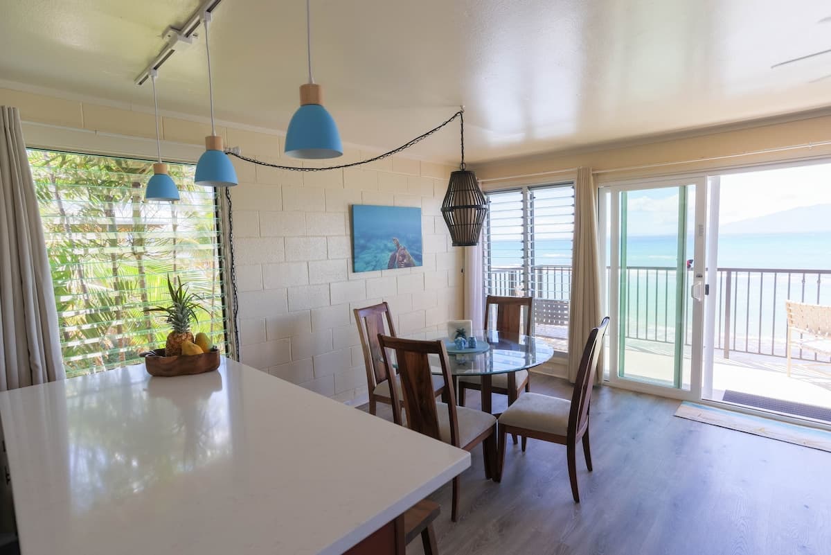 Condo in Lahaina · ★4.79 · 2 bedrooms · 3 beds · 1 bath - Photo 1