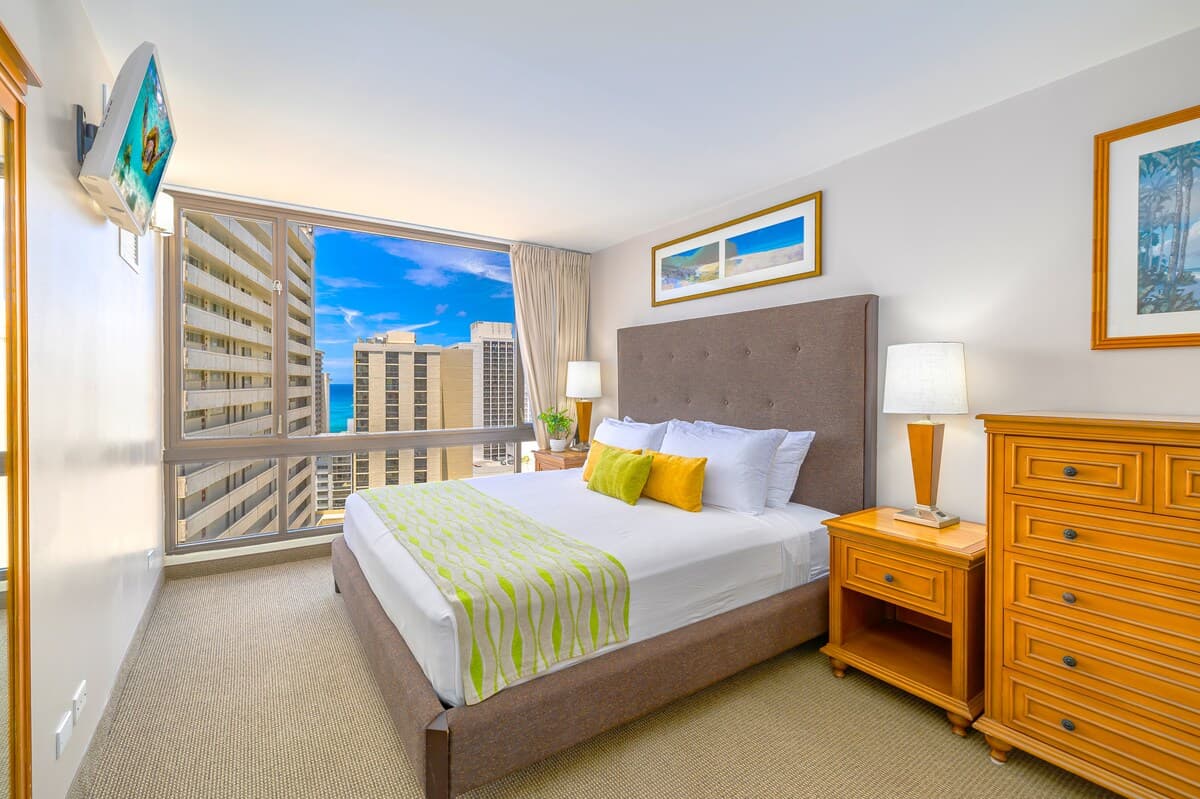 Great Ocean View, Parking, Steps to Waikiki Beach - Photo 1