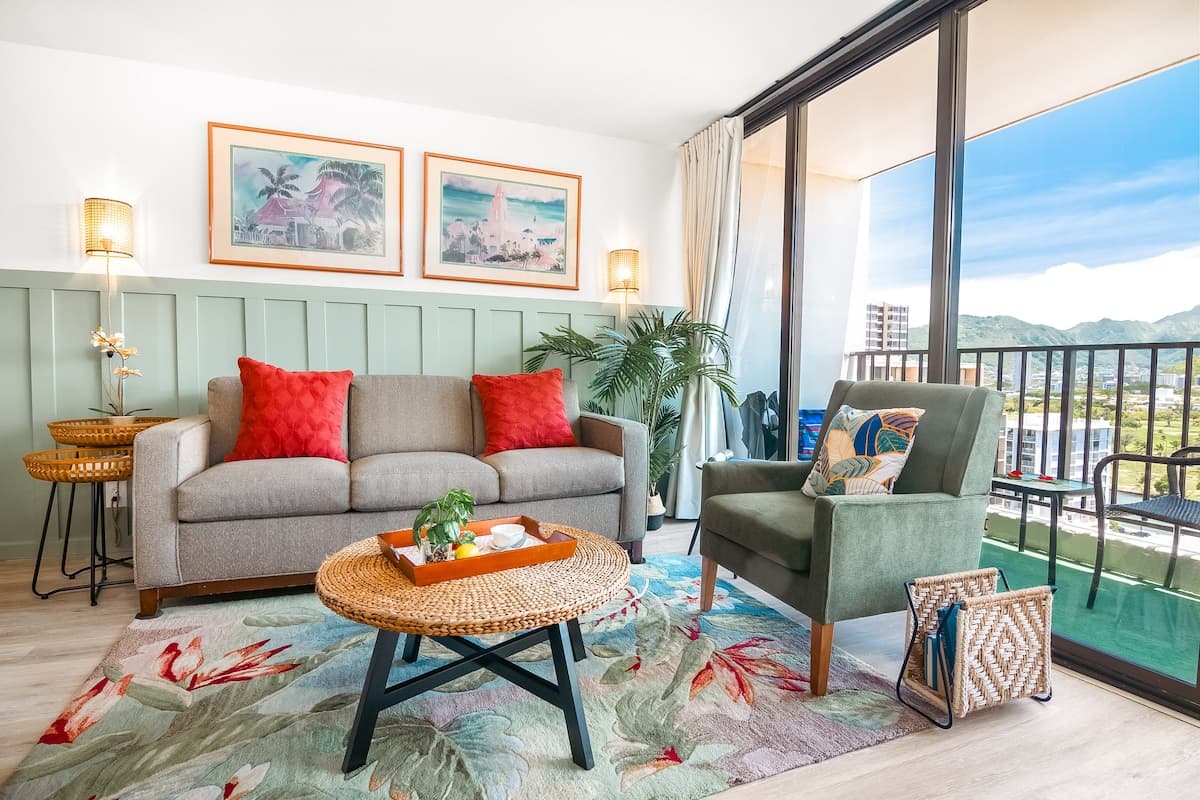 Condo in Honolulu · ★5.0 · 1 bedroom · 2 beds · 1 private bath - Photo 5