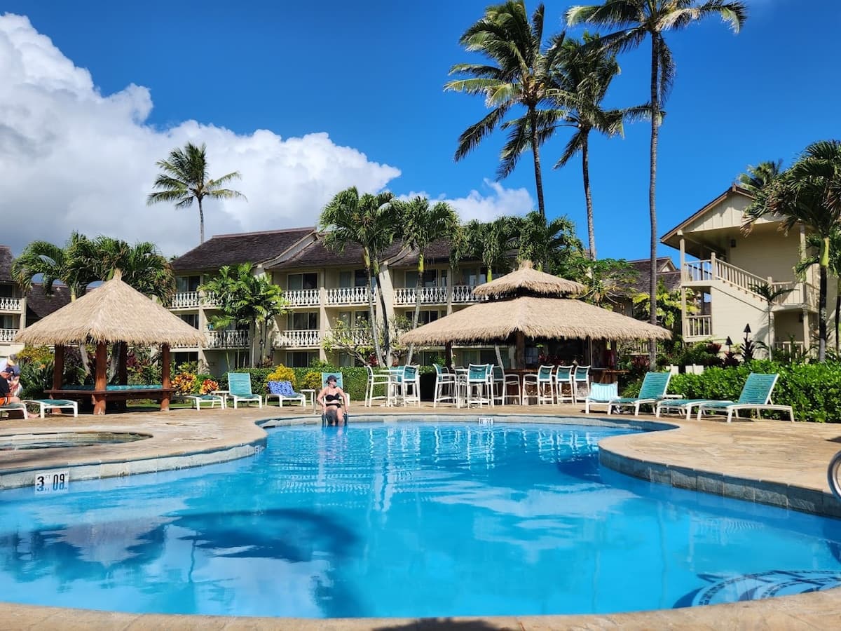 16 seconds from Door to Ocean! AC, Pool, Keyless - Photo 1