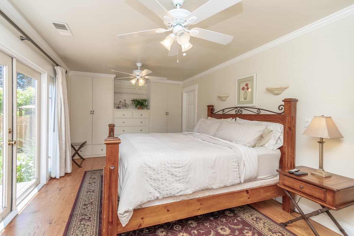 Remodeled Bungalow w/ Detached Cottage, Napa - Photo 2