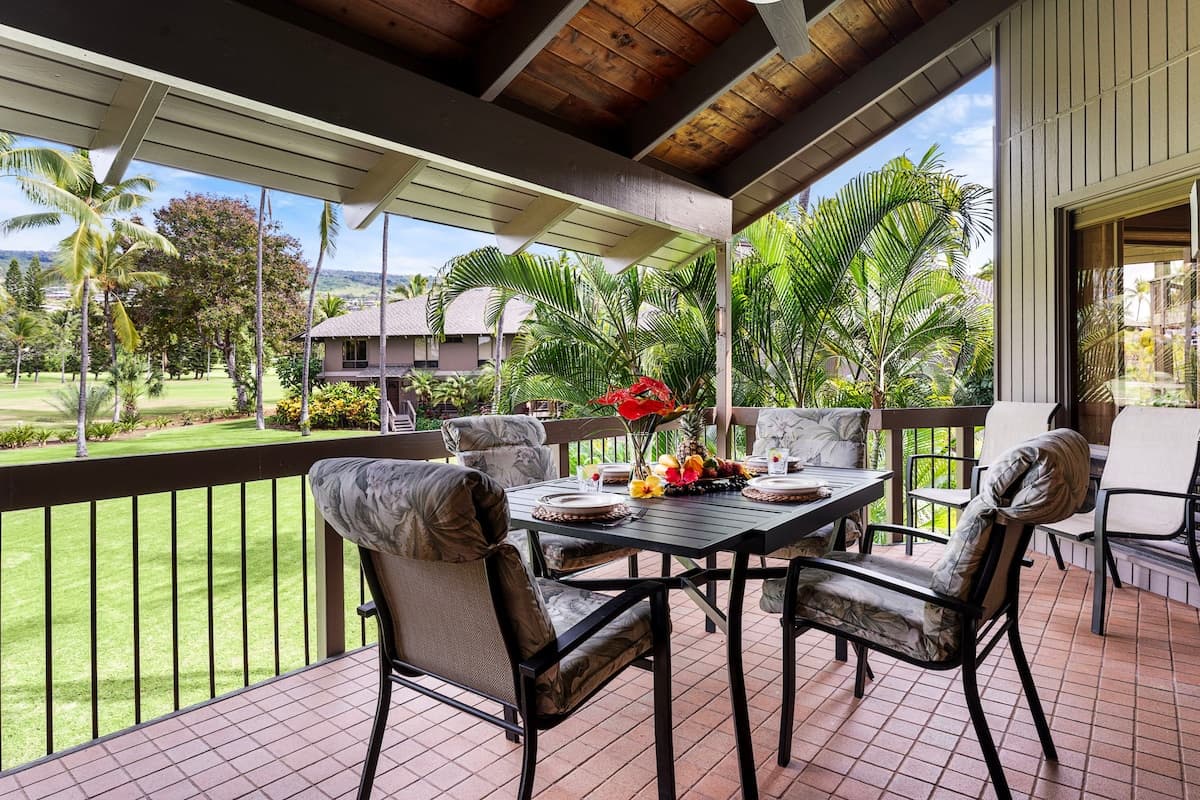 Condo in Kailua-Kona · ★4.9 · 3 bedrooms · 5 beds · 2 baths - Photo 4