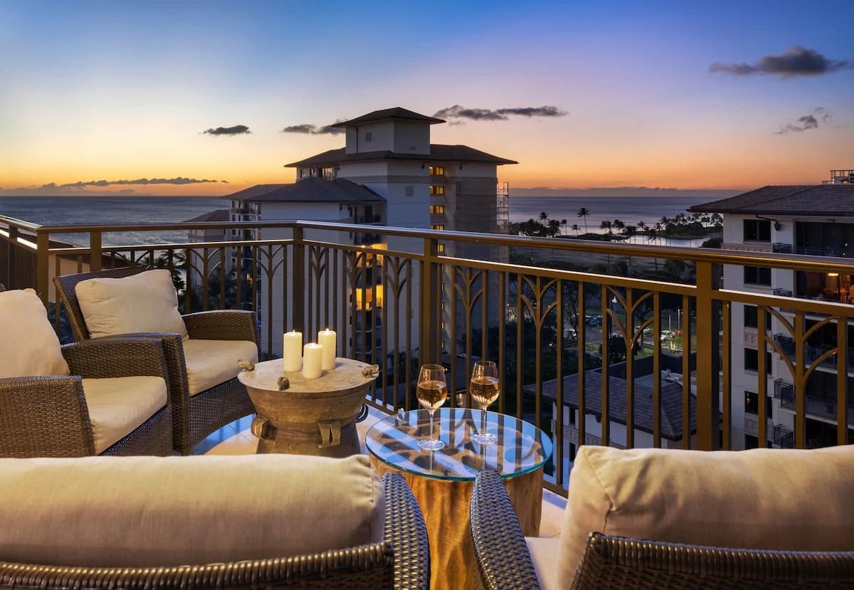 Huge 3/3 Oceanfront Penthouse - Photo 2