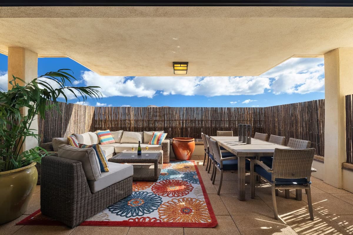Huge 3/3 Oceanfront Penthouse - Photo 3