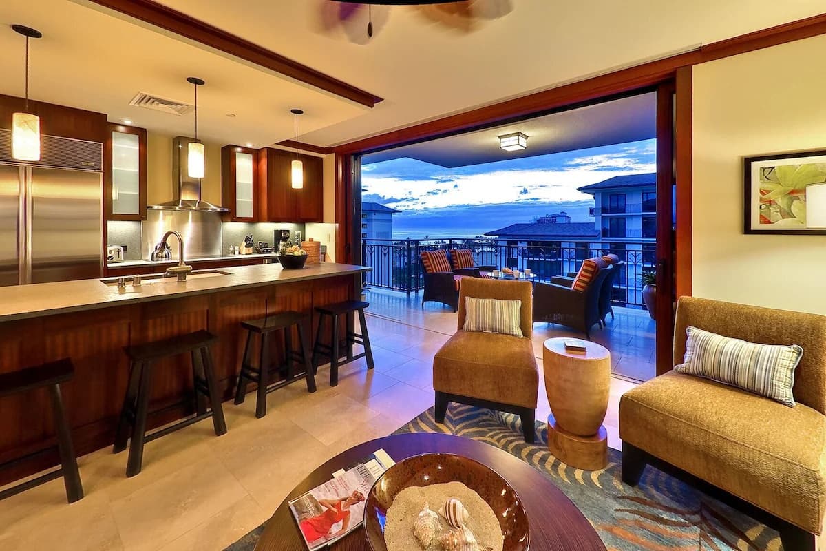 Huge 3/3 Oceanfront Penthouse - Photo 1