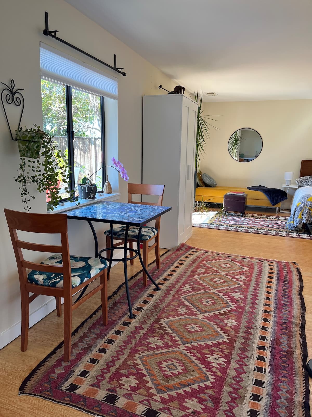 Pet Friendly Garden Oasis - Photo 4