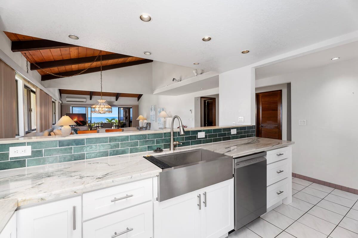 Kona Coast Retreat with amazing ocean views - Photo 5