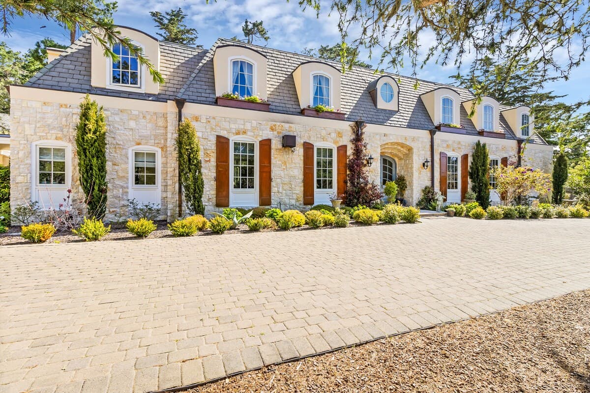 Gated Pebble Beach Estate, 1+ Acre, EV Charging - Photo 4