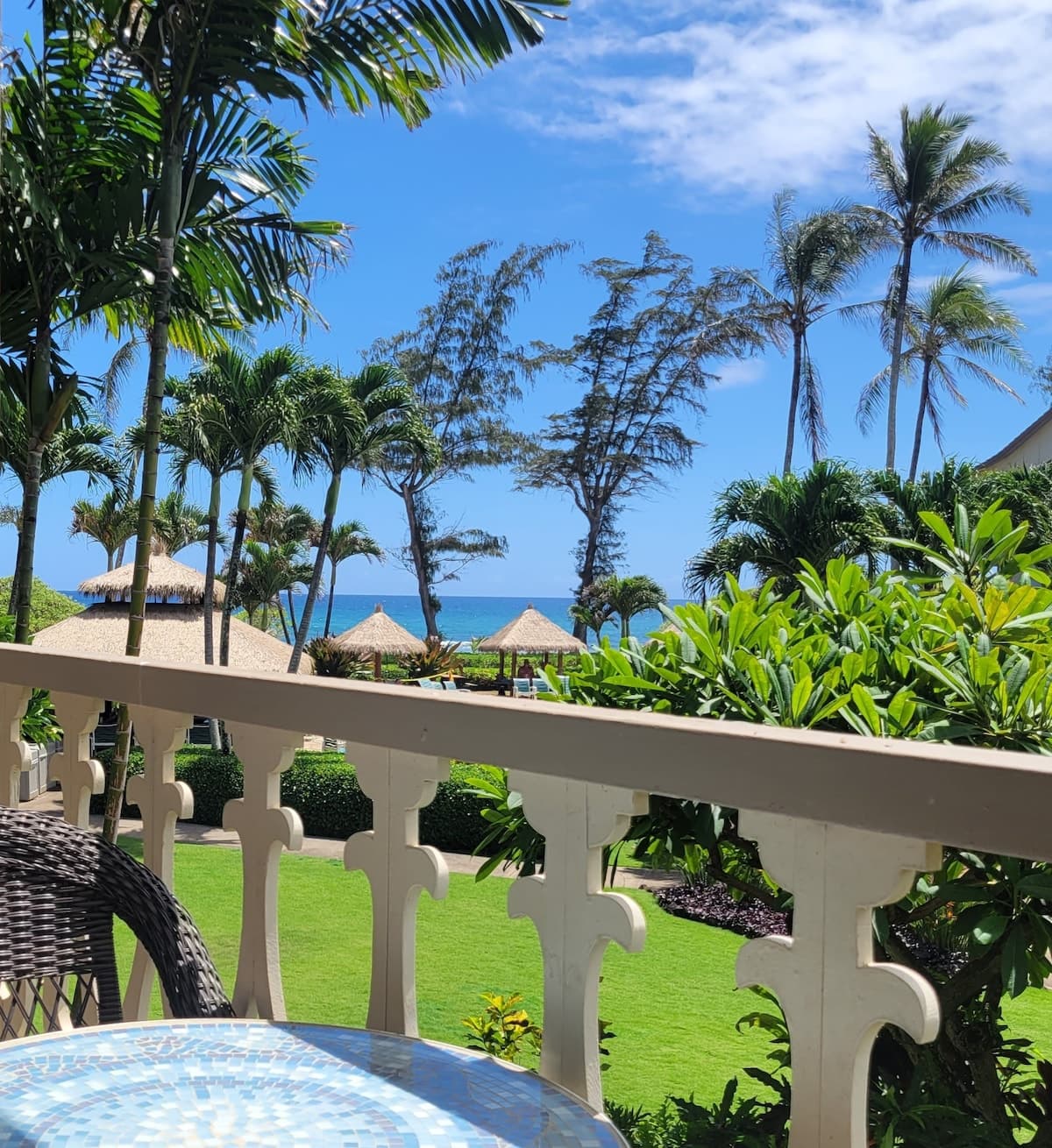 Ocean, Pool & Courtyard View Condo - corner unit - Photo 2