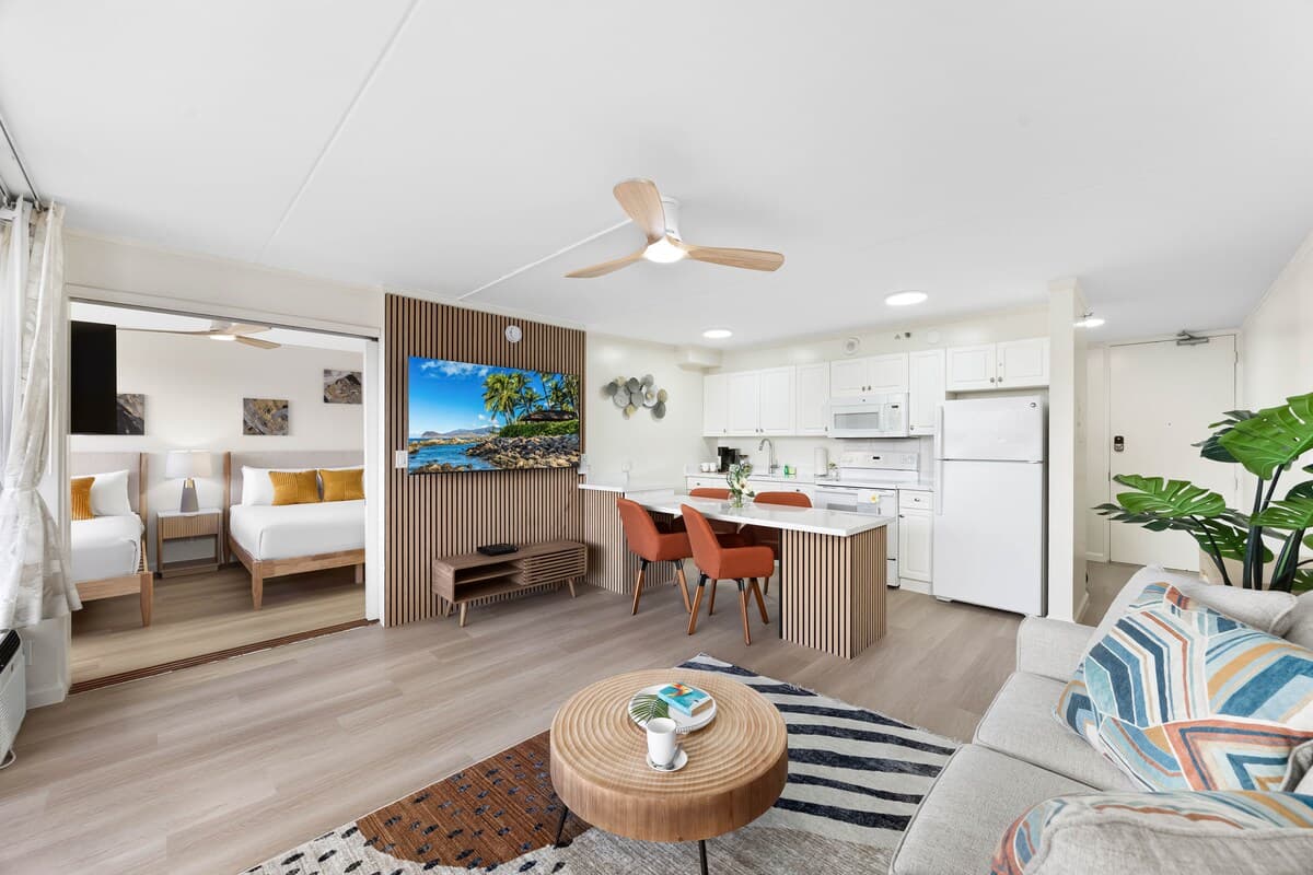 Condo in Honolulu · ★4.77 · 1 bedroom · 3 beds · 1 private bath - Photo 5