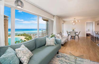 Condo in Honolulu · ★4.71 · 2 bedrooms · 1 bed · 2 private baths - Photo 3