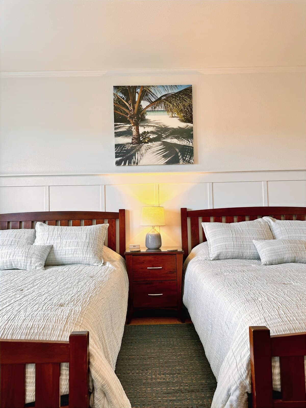 Hilo Town Inn Room 5 - Photo 5