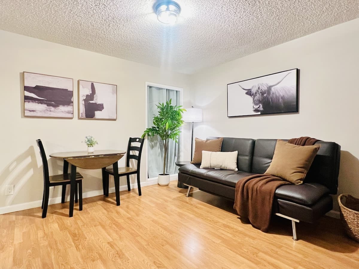 32F Sky-High Honolulu Hideaway Suite| Free Parking - Photo 3