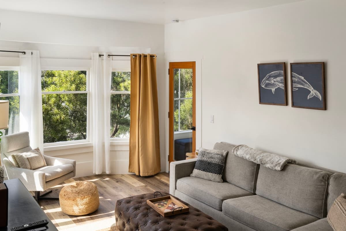 Tree House Castro Views, Private Hillside Escape - Photo 2