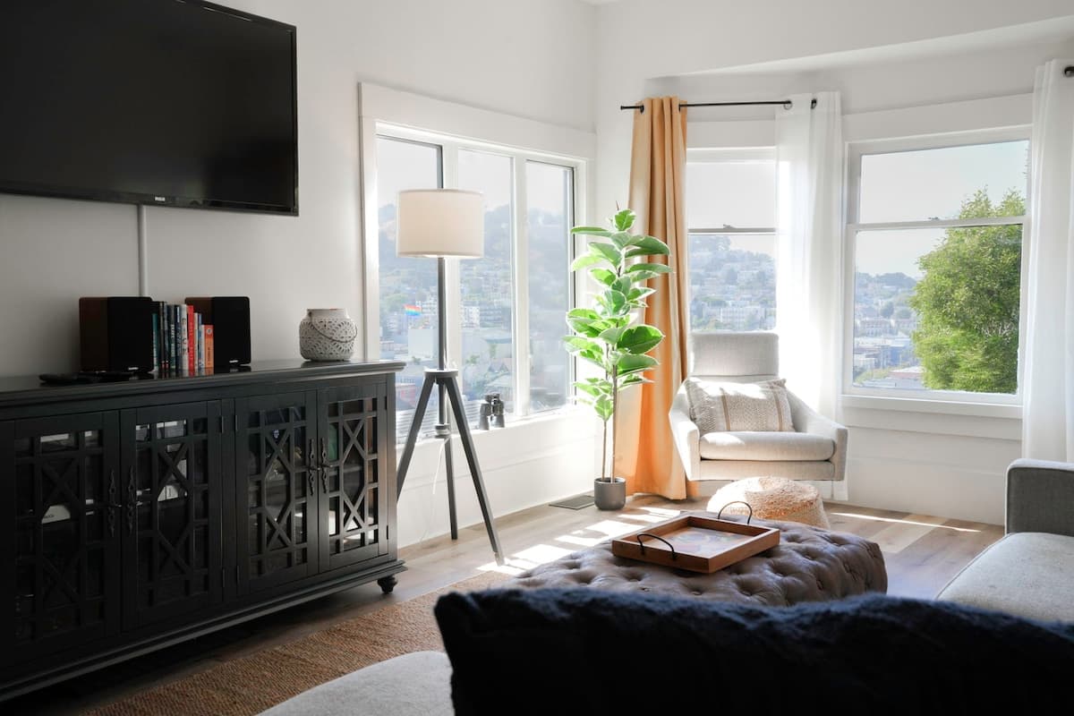 Tree House Castro Views, Private Hillside Escape - Photo 1