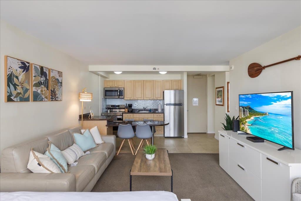 High Floor 1Bd-1Ba, A/C, Views, Wifi! - Photo 1