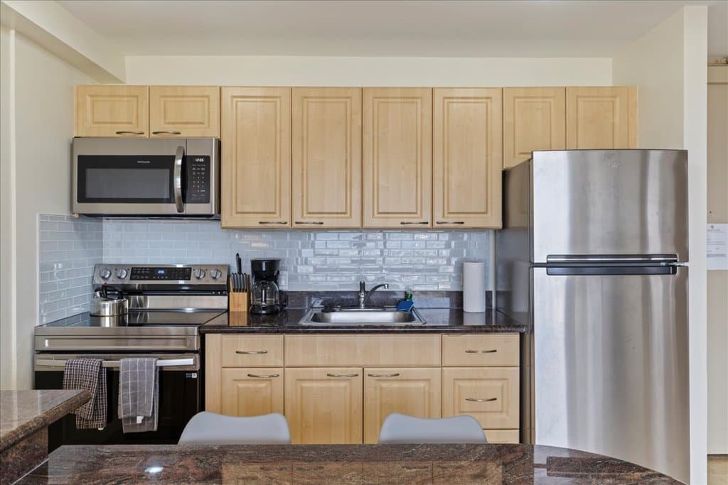 High Floor 1Bd-1Ba, A/C, Views, Wifi! - Photo 2