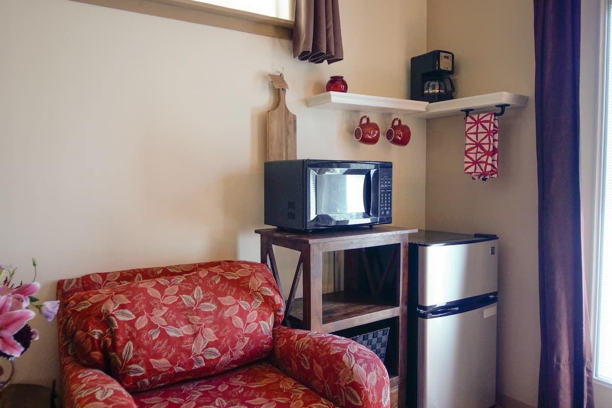Home in Volcano · ★4.77 · 3 bedrooms · 3 beds · 2 baths - Photo 5