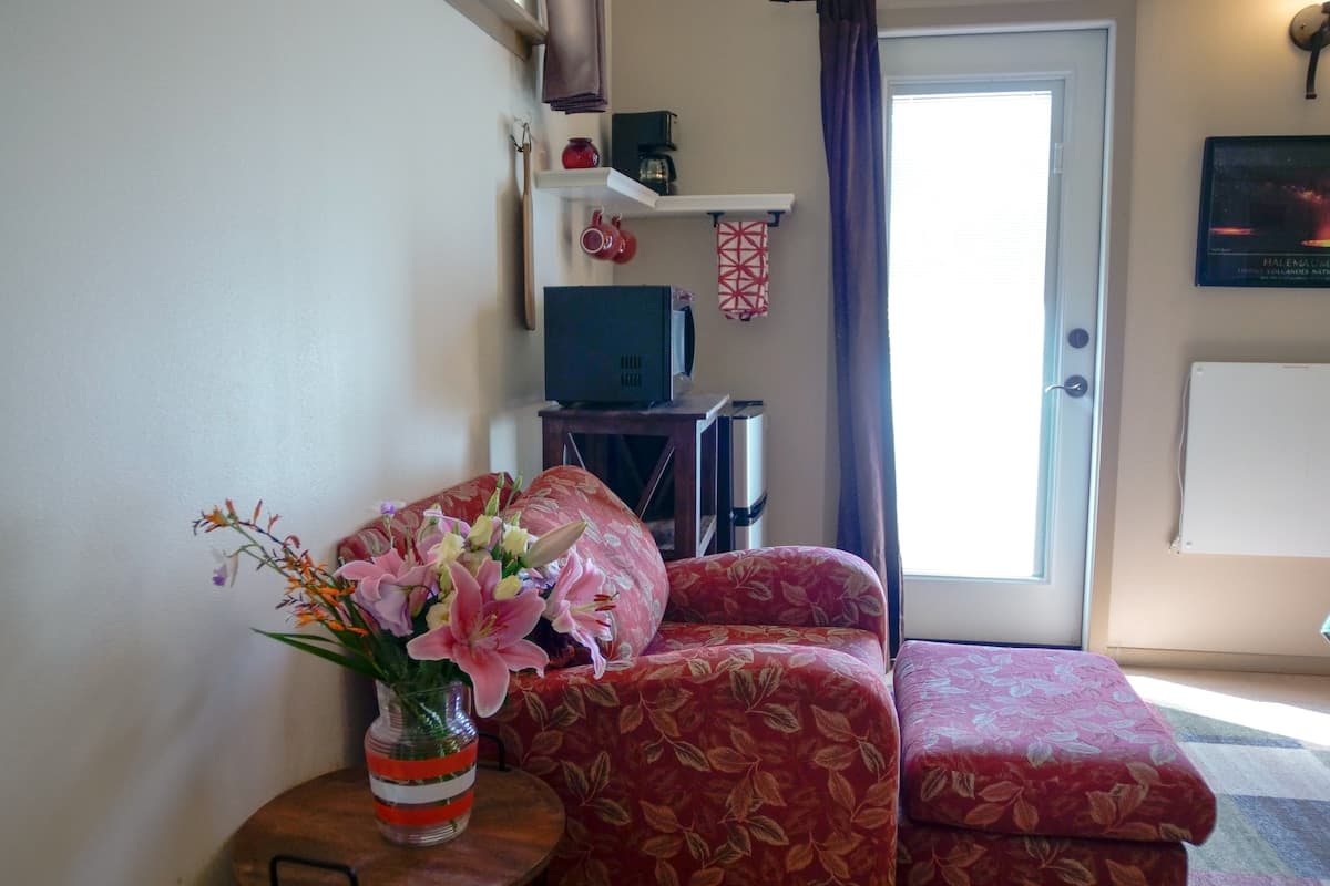 Home in Volcano · ★4.77 · 3 bedrooms · 3 beds · 2 baths - Photo 4