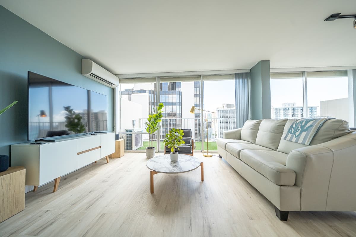 Condo in Honolulu · ★4.95 · 1 bedroom · 3 beds · 2 private baths - Photo 1