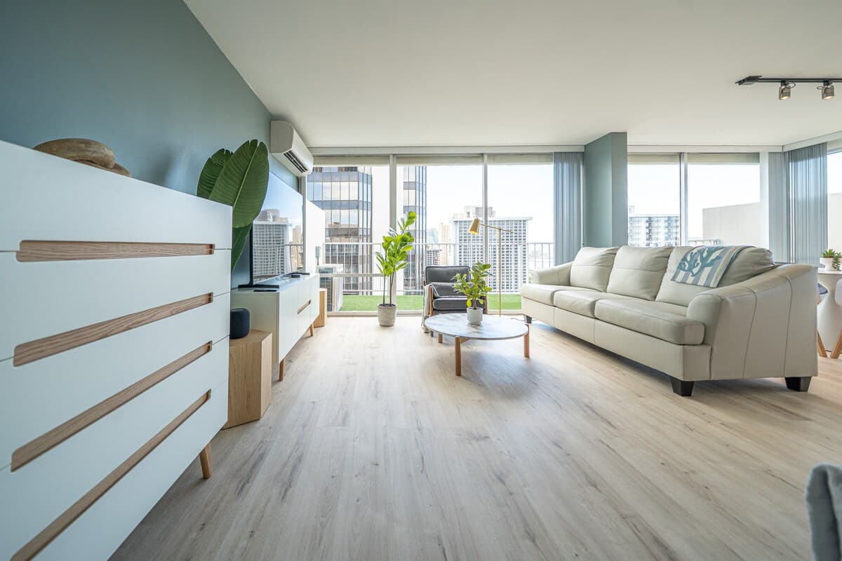 Condo in Honolulu · ★4.95 · 1 bedroom · 3 beds · 2 private baths - Photo 2