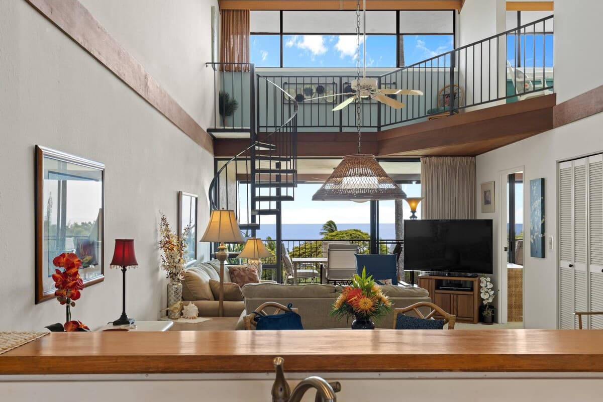 Condo in Kailua-Kona · ★5.0 · 3 bedrooms · 4 beds · 2 private baths - Photo 4