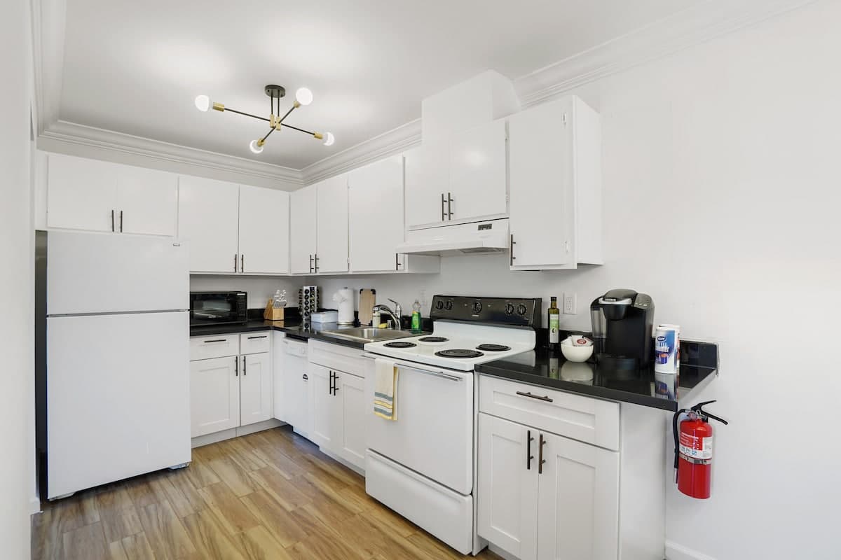 OceanMountain Views: 4 Comfy Units for Big Group - Photo 5