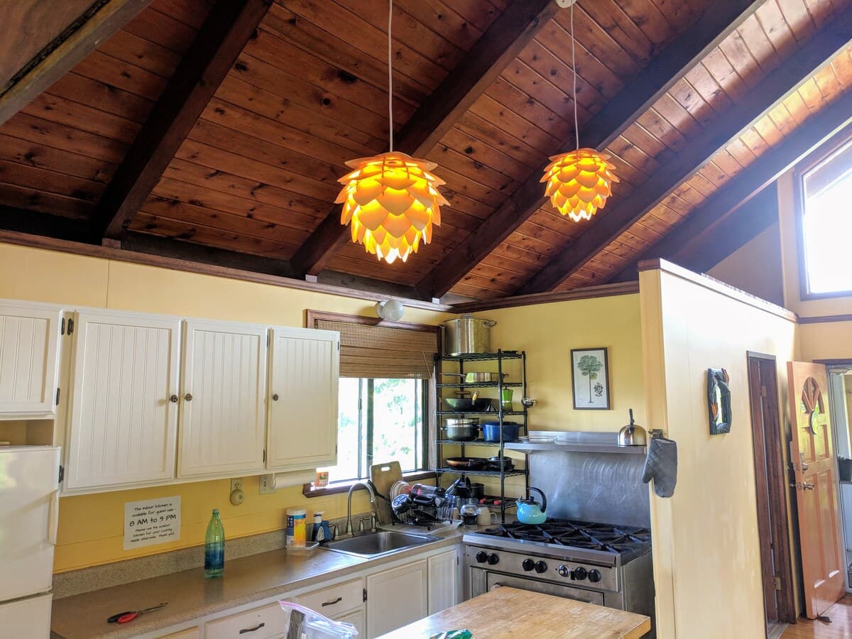 Home in Pepeekeo · ★5.0 · 1 bedroom · 1 bed · 3 shared baths - Photo 5