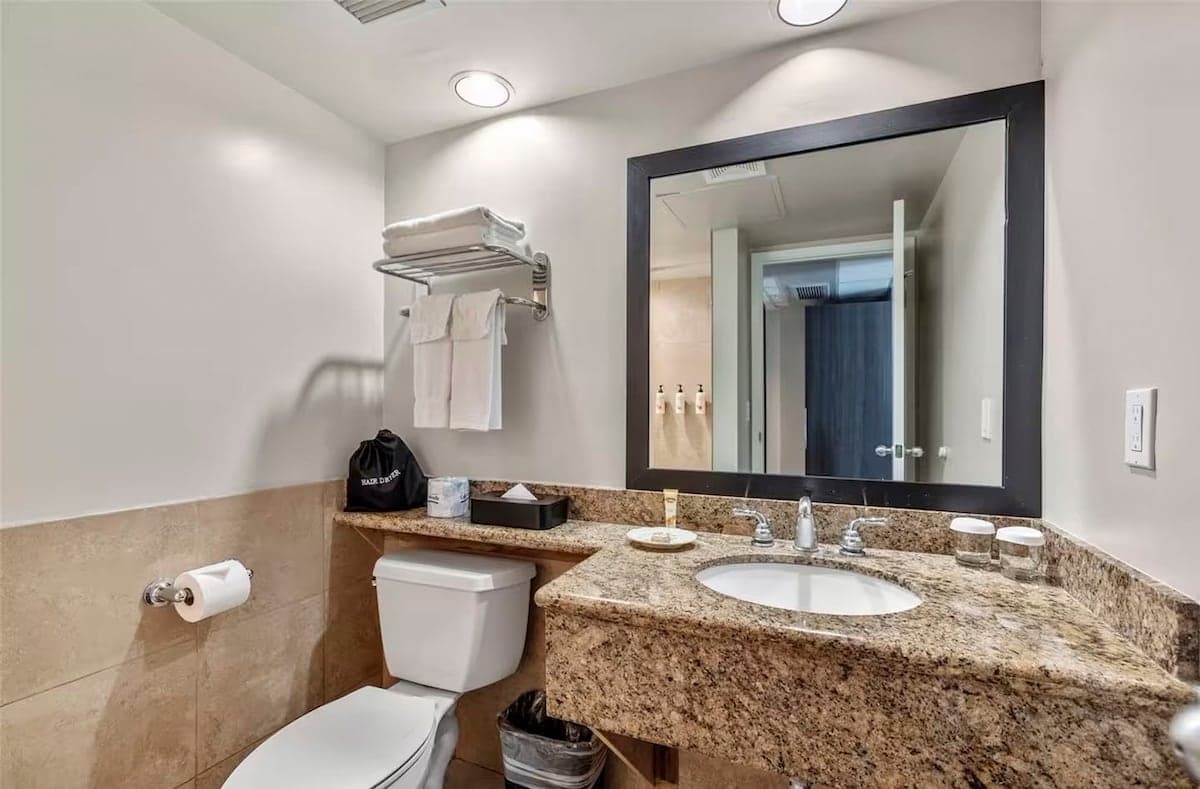 Hotel in Honolulu · ★4.93 · 1 bedroom · 1 bed · 1 private bath - Photo 4