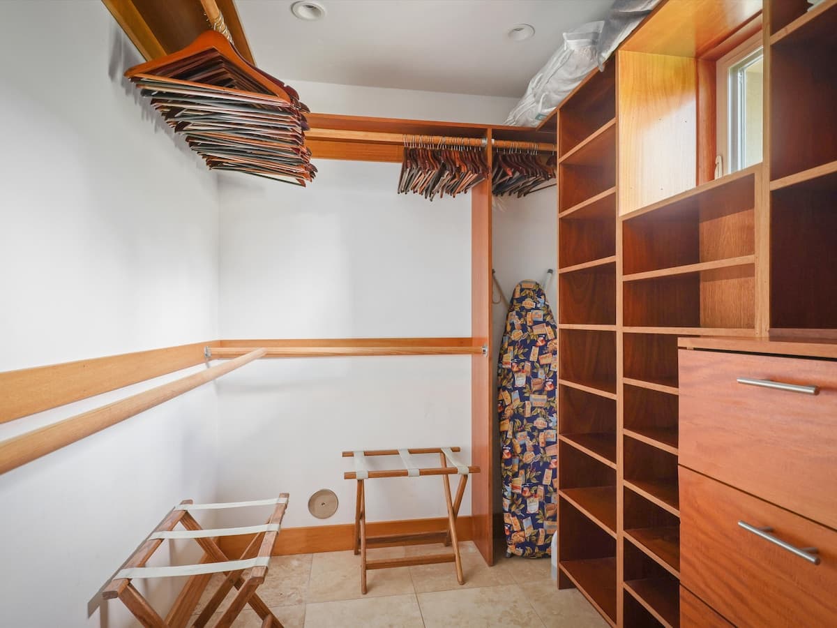 Home in Kailua-Kona · ★4.94 · 3 bedrooms · 3 beds · 3 baths - Photo 3