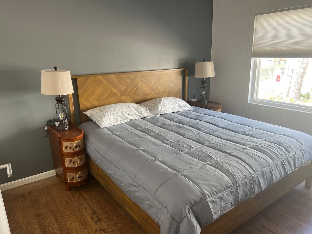 Hillside Retreat with Panoramic City Views - Photo 4