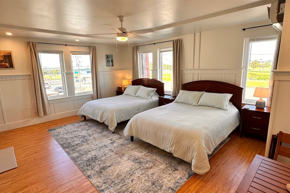 Hilo Town Inn Room 6 - Photo 4