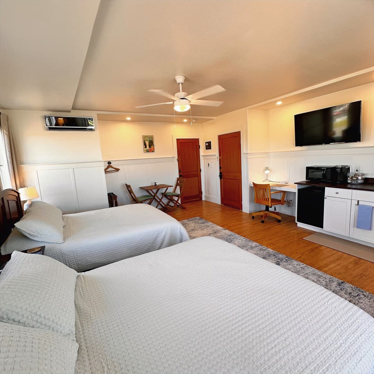 Hilo Town Inn Room 6 - Photo 3