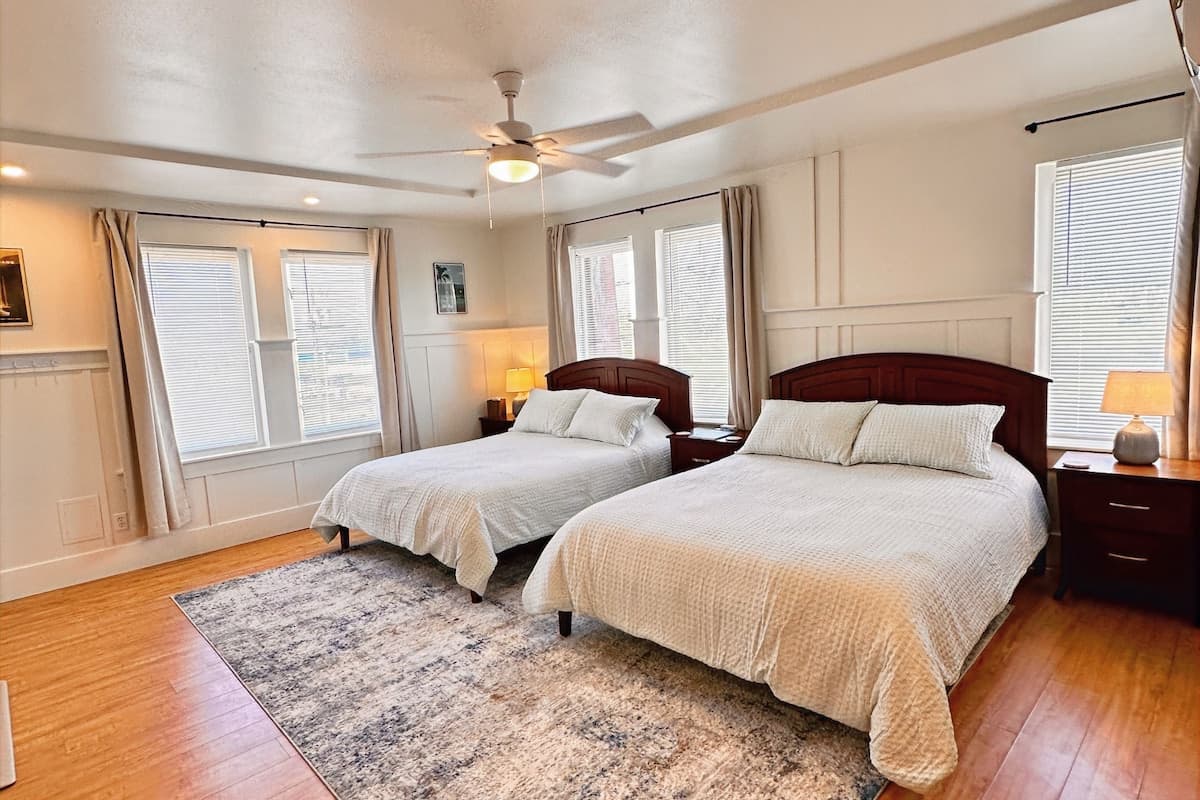 Hilo Town Inn Room 6 - Photo 2
