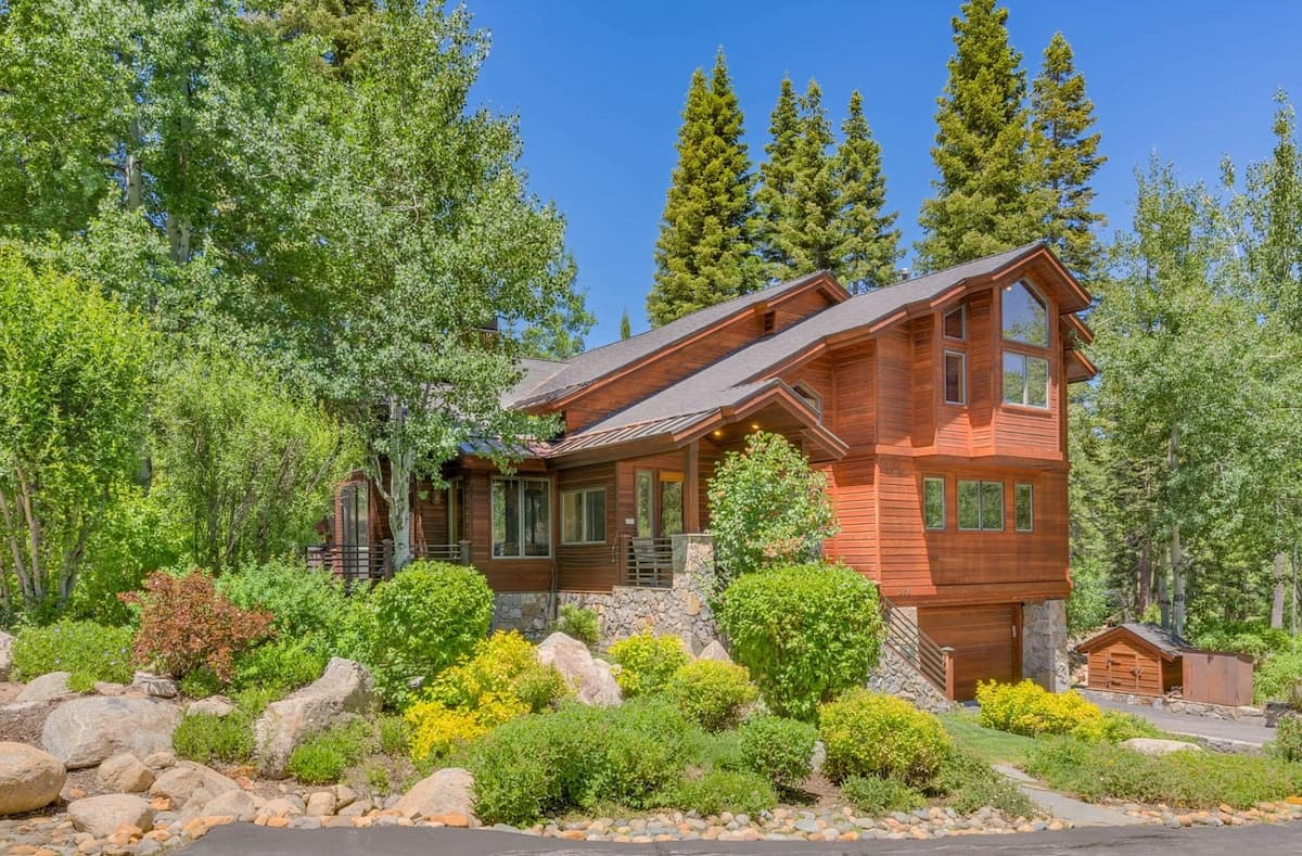 Ravenscroft Luxury Chalet Behind Everline Gates - Photo 1