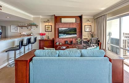 Condo in Honolulu · ★4.88 · Studio · 3 beds · 1 private bath - Photo 4