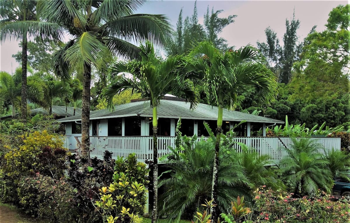 Home in Hanalei · ★4.86 · 4 bedrooms · 5 beds · 5 baths - Photo 5