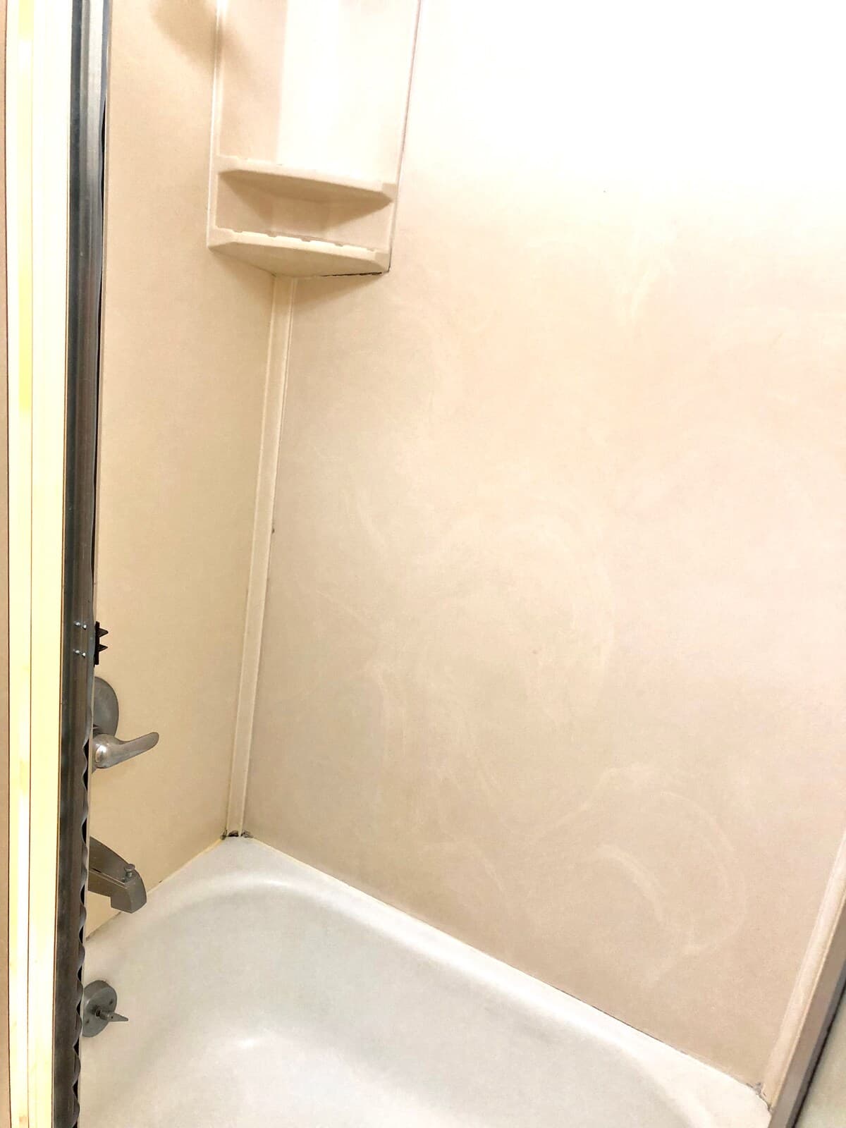 Condo in Honolulu · ★4.72 · Studio · 1 bed · 1 private bath - Photo 5