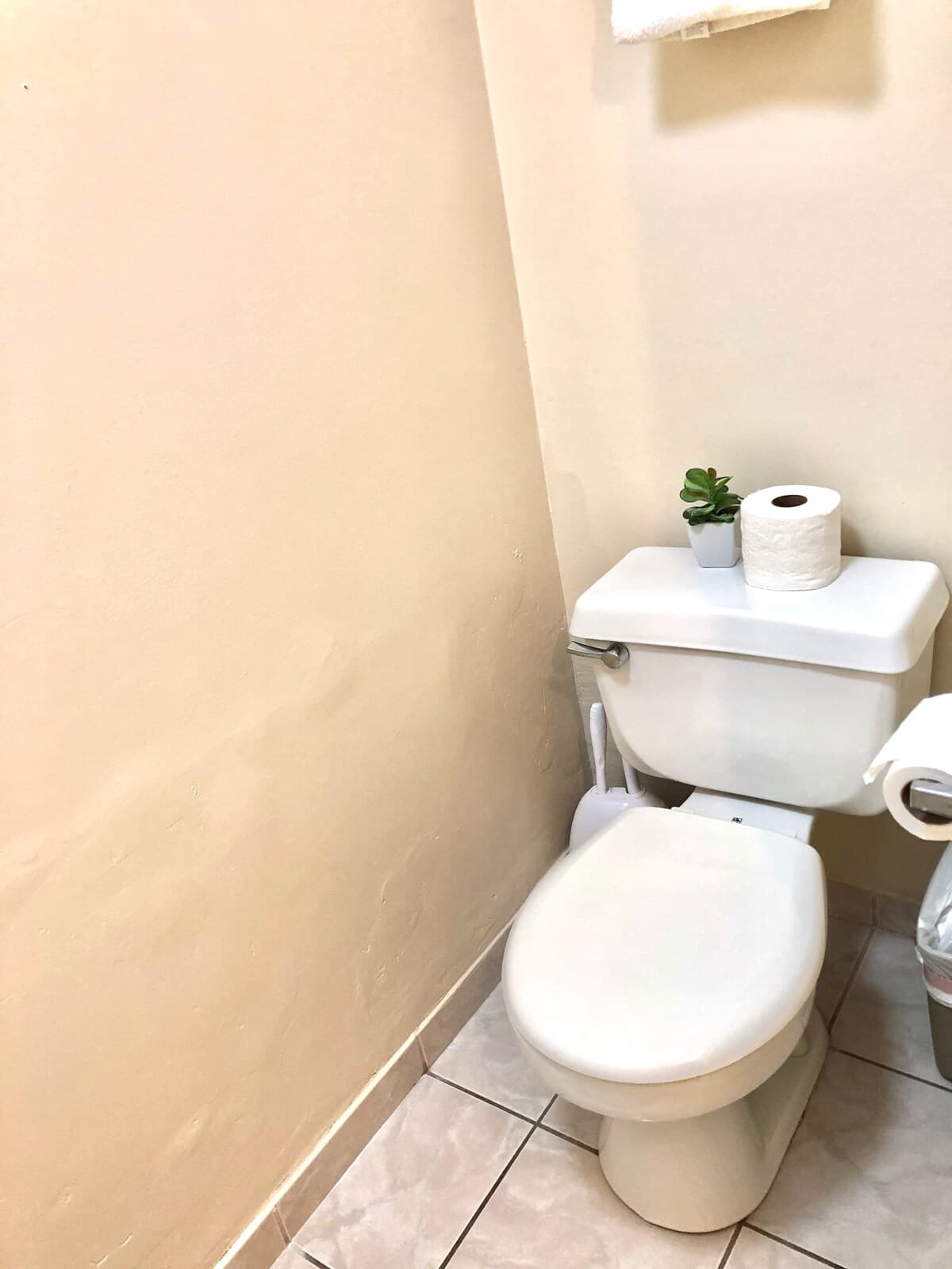 Condo in Honolulu · ★4.72 · Studio · 1 bed · 1 private bath - Photo 4