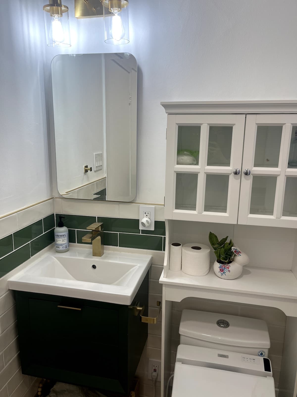 Private suite in a house - Photo 5