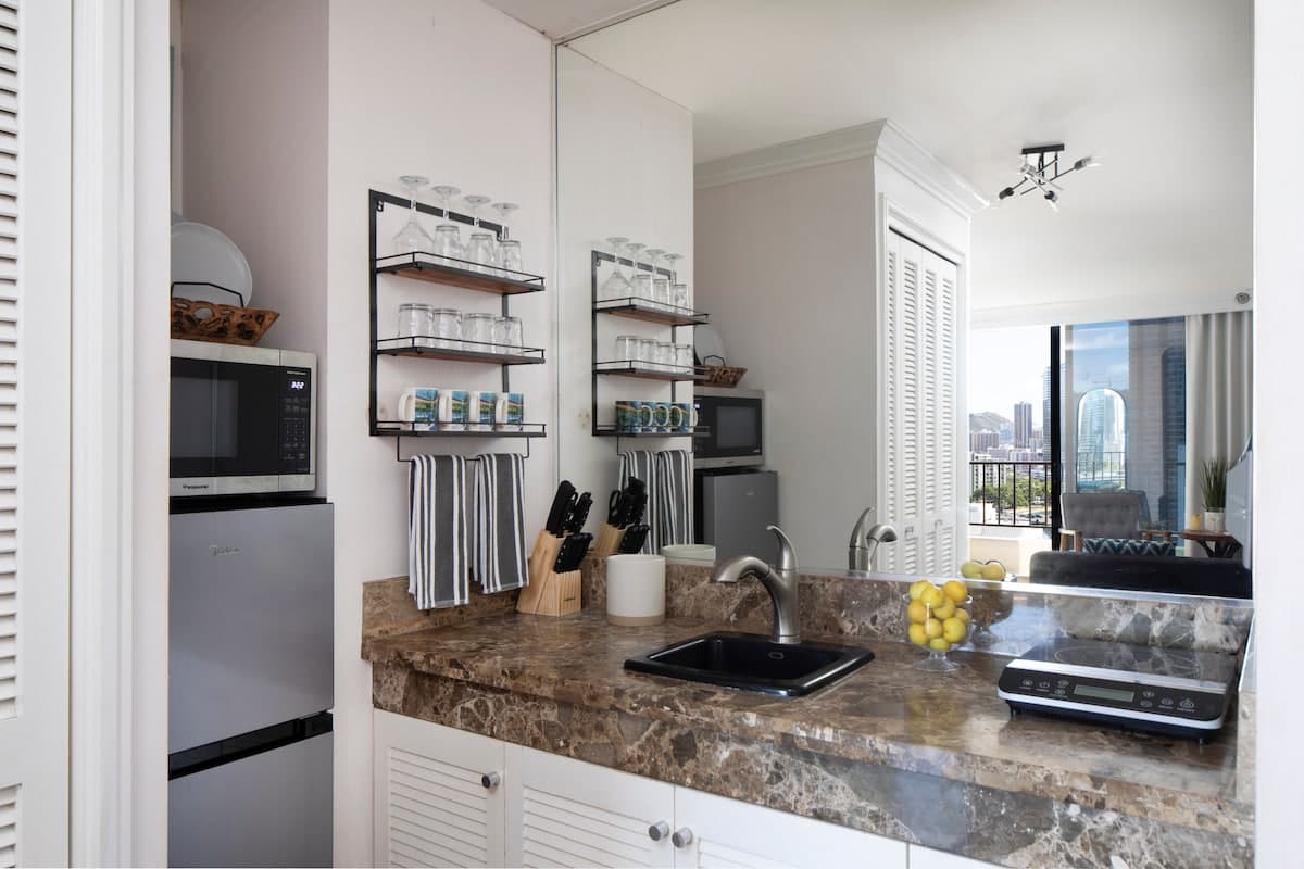 Aloha Royal Garden Studio | Pool + Great Amenities - Photo 2