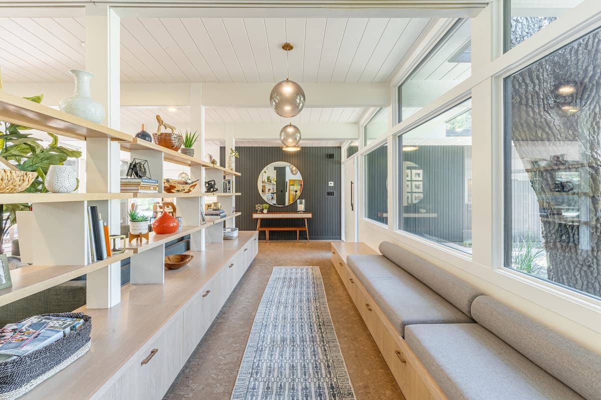 Eichler Villa with Private Pool & Garden Views - Photo 3