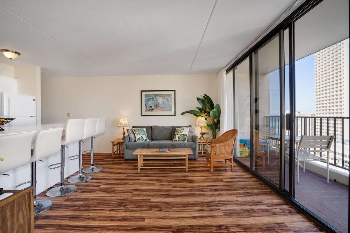 Waikiki Banyan 1806 T1-1 Block 2Beach +FREEParking - Photo 5