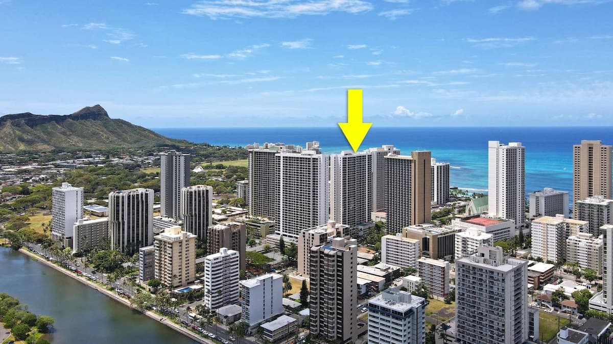 Waikiki Banyan 2106 T1+OceanView+Lanai+Parking - Photo 3
