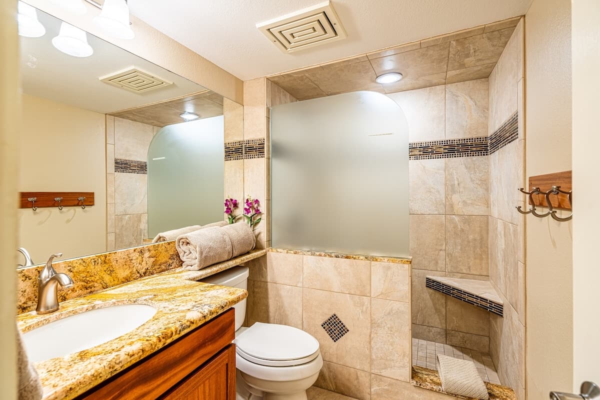 Condo in Kihei · ★4.75 · 2 bedrooms · 3 beds · 2 private baths - Photo 4