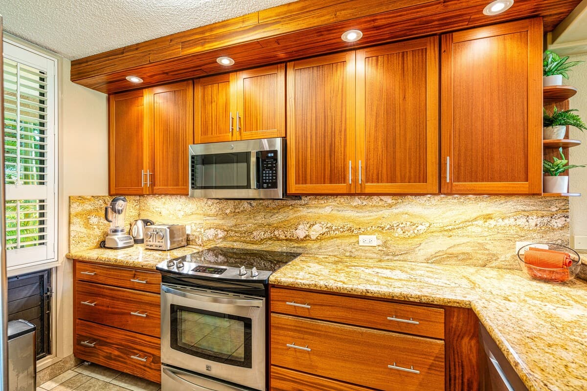 Condo in Kihei · ★4.75 · 2 bedrooms · 3 beds · 2 private baths - Photo 5