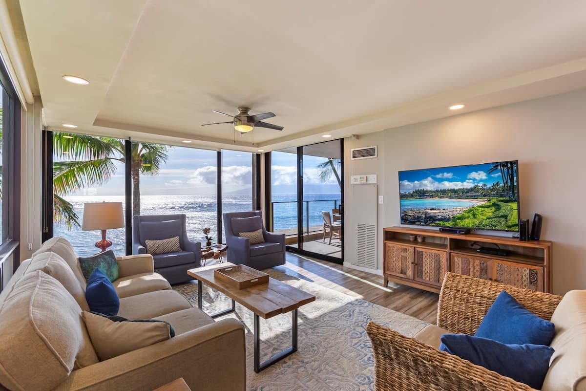 Condo in Lahaina · ★4.92 · 2 bedrooms · 3 beds · 2 baths - Photo 4